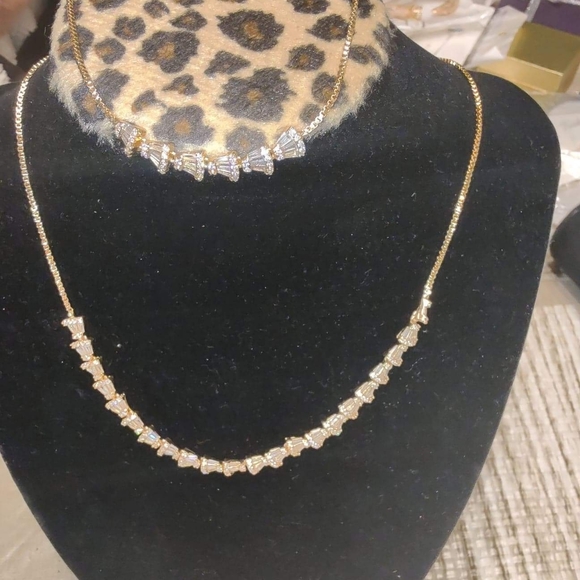 Jewelry - Picture 2 of 3